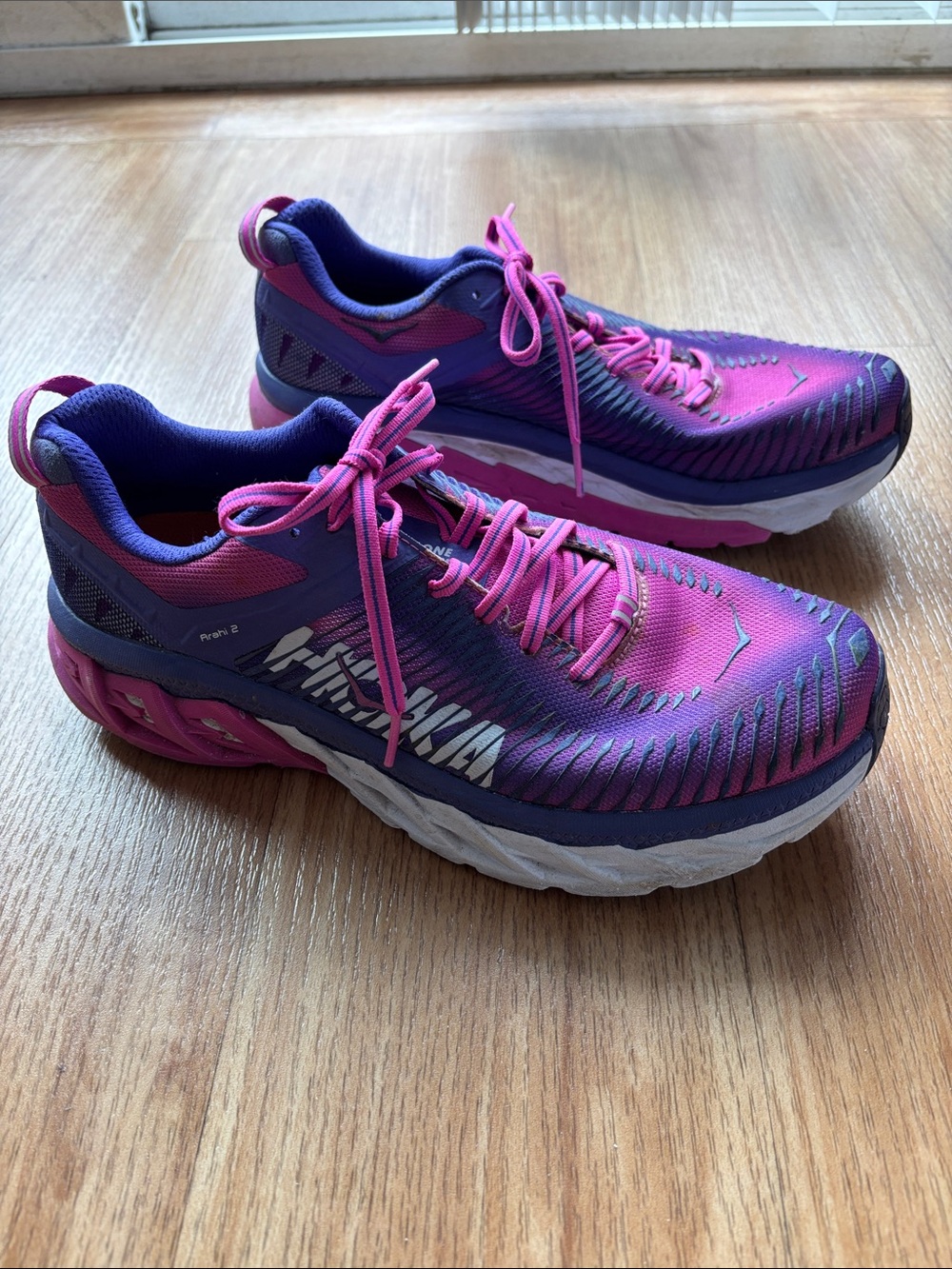 HOKA ONE ONE ARAHI 2 Size 10